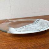 Vintage plate or bowl in German glass by Hans Jürgen Richartz for the Richartz art collection, Mathildenhütte, Solingen, Germany.