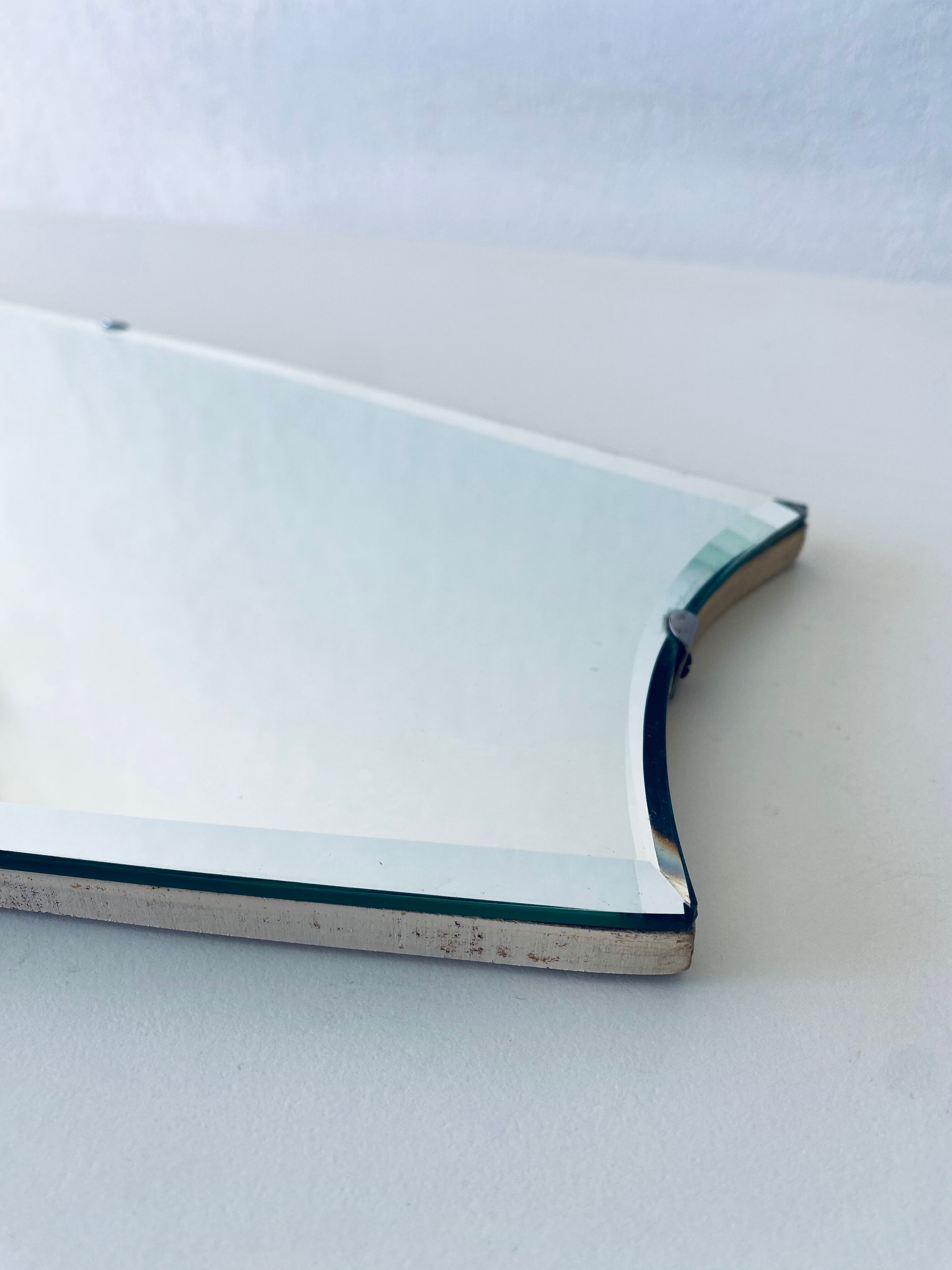 Mirror beveled retro shape