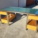 Bureau vintage design verre chrome double face en hêtre