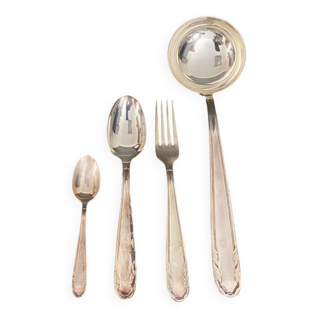 TRÈS BELLE MÉNAGÈRE en métal Argentée 37 pièces dans son coffret d