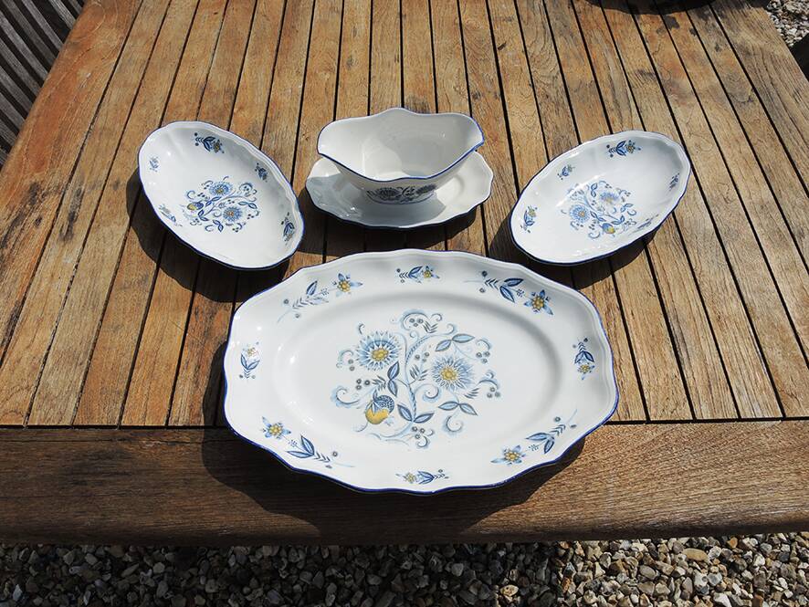 Former Keller & Guerin Lunéville Tableware Service (52 pcs)