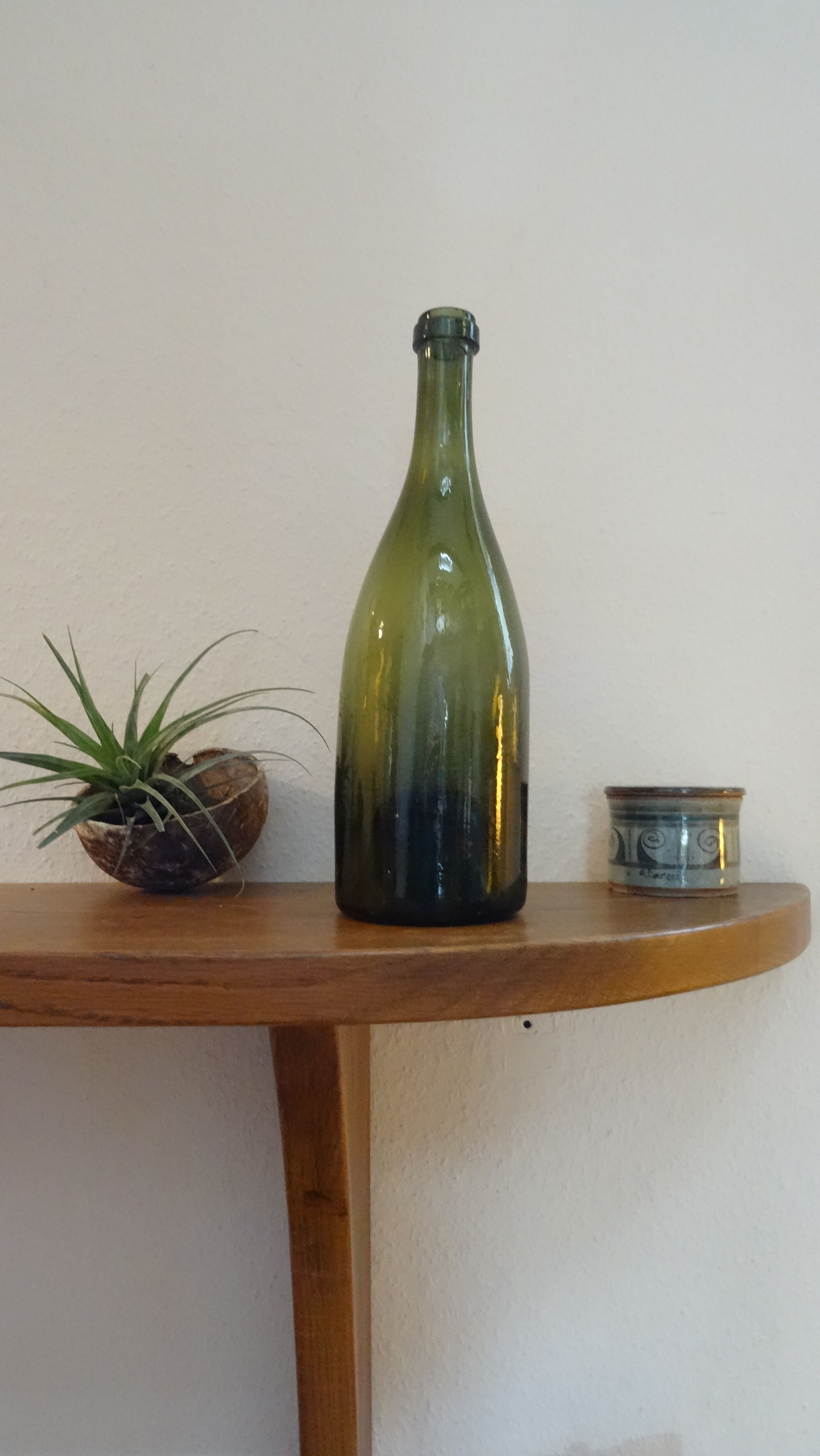 Champagne bottle, blown ancient