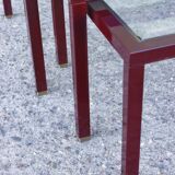 Tables gigognes en métal laqué bordeaux et laiton, France 1950s