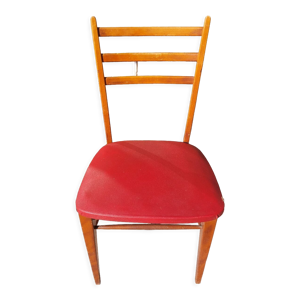 chaise rouge style scandinave
