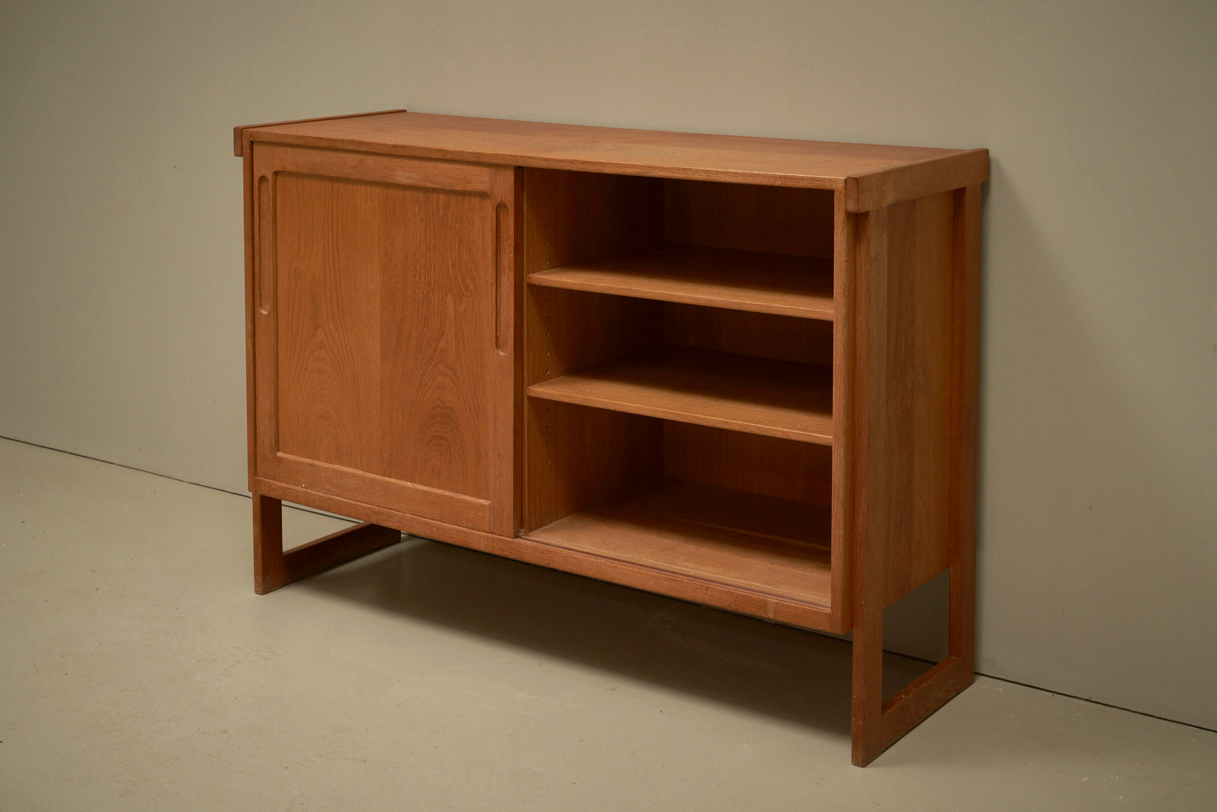 Sideboard danoise en chêne, 1970s