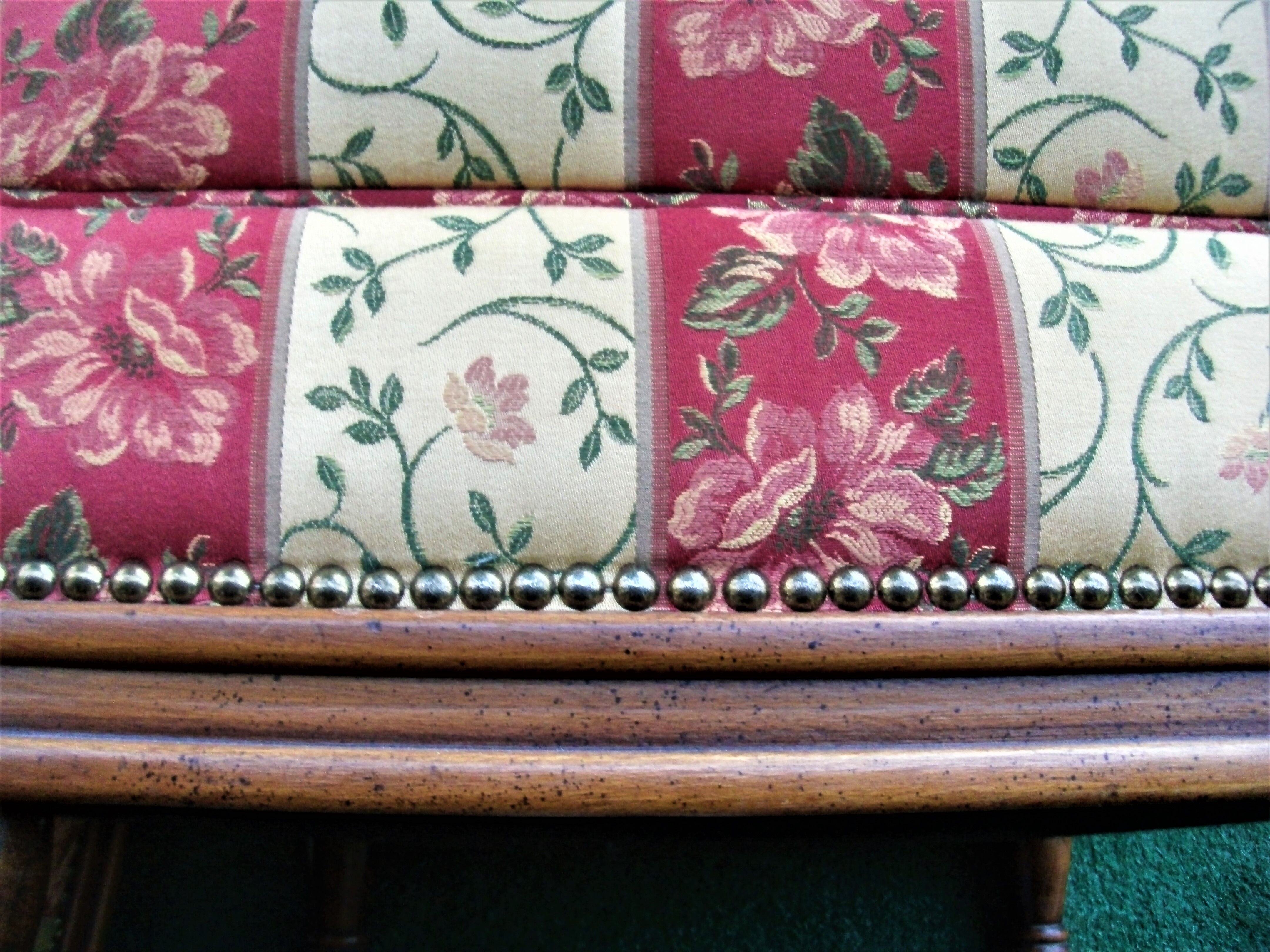 Lot 2 poufs Upholsterers in solid walnut