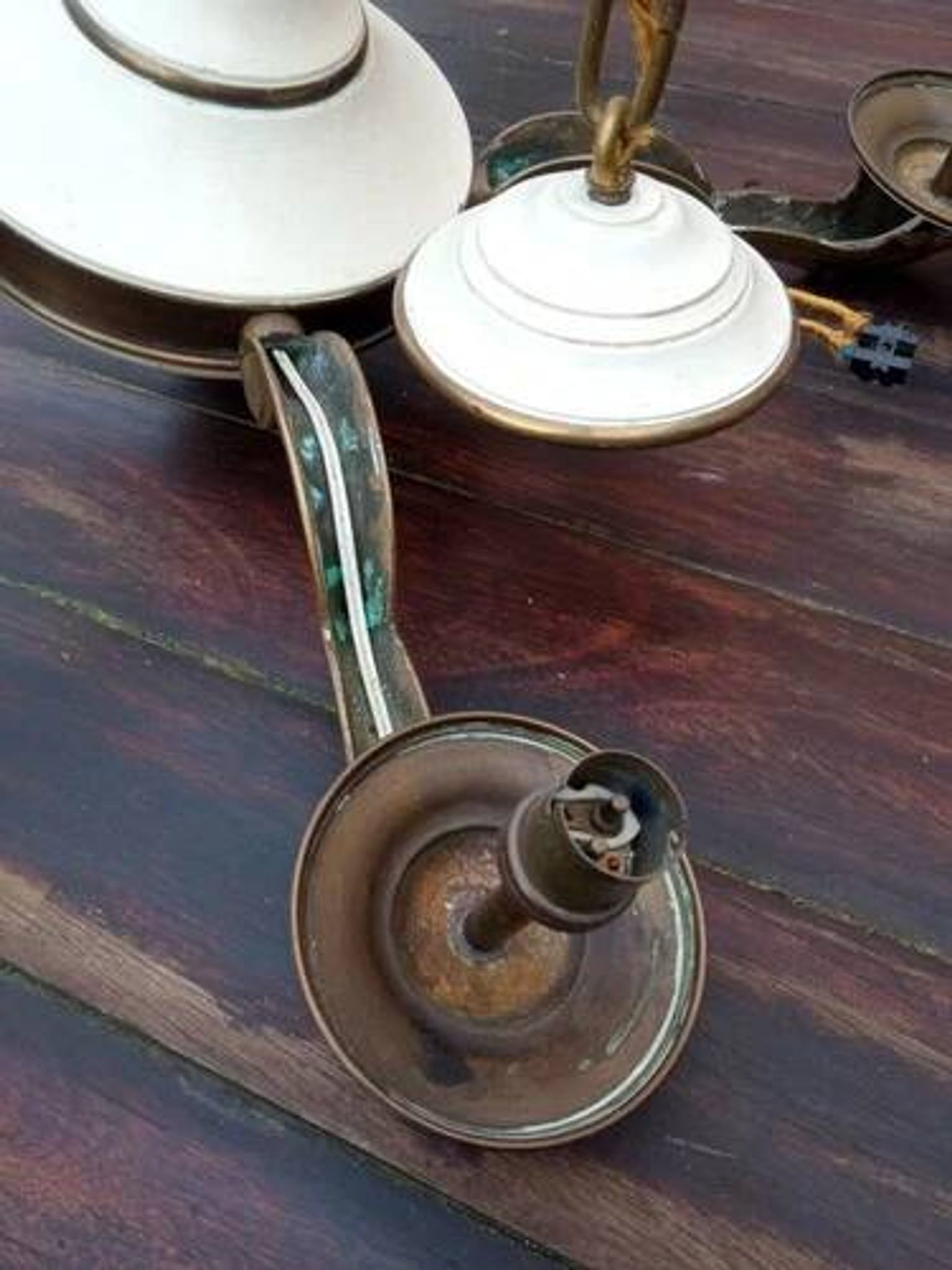 Rare chandelier with 5 lights in bronze and lacquered brass - Circa 1940 - in working condition.