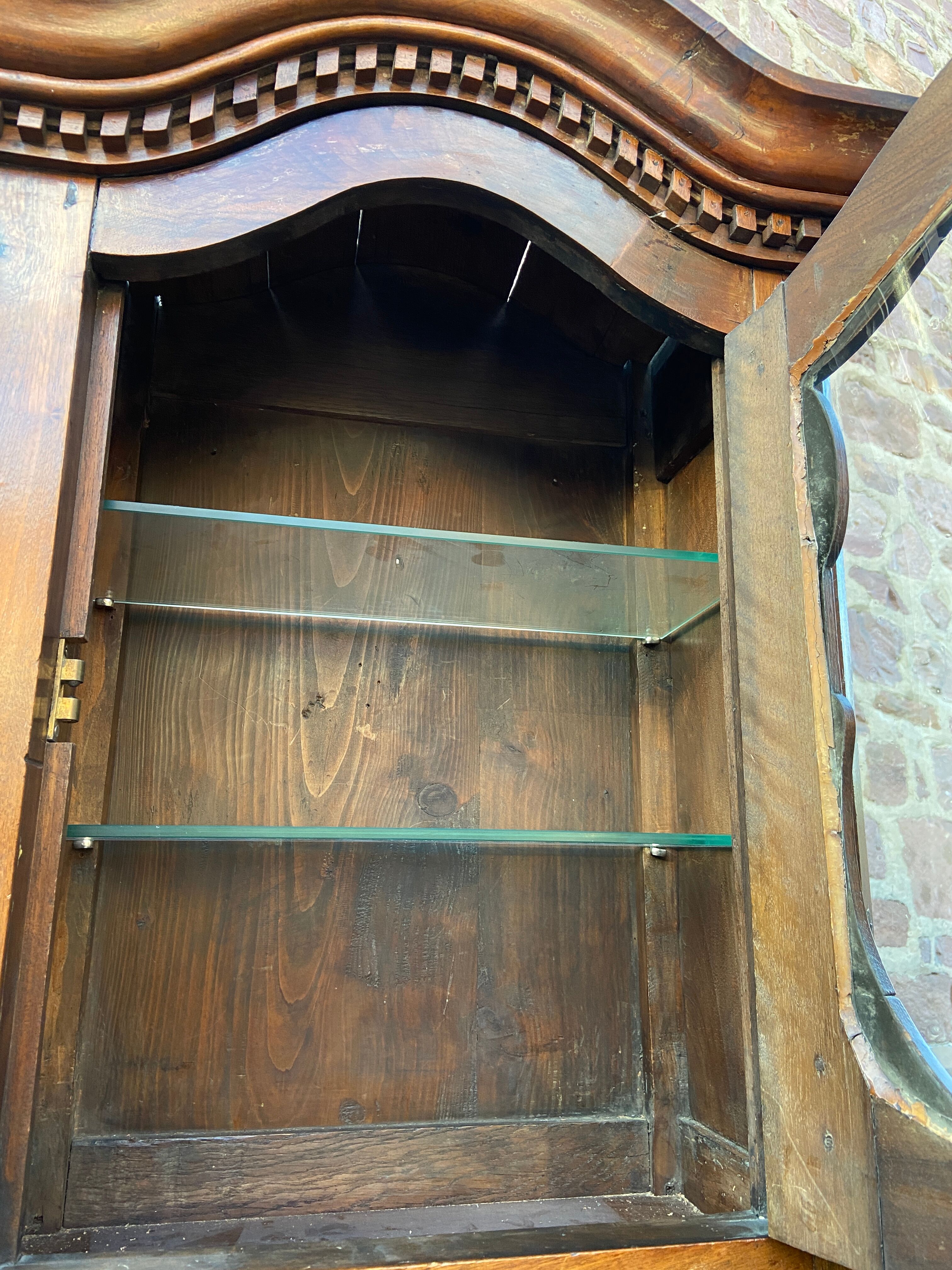 Wall cabinet XIXth in walnut