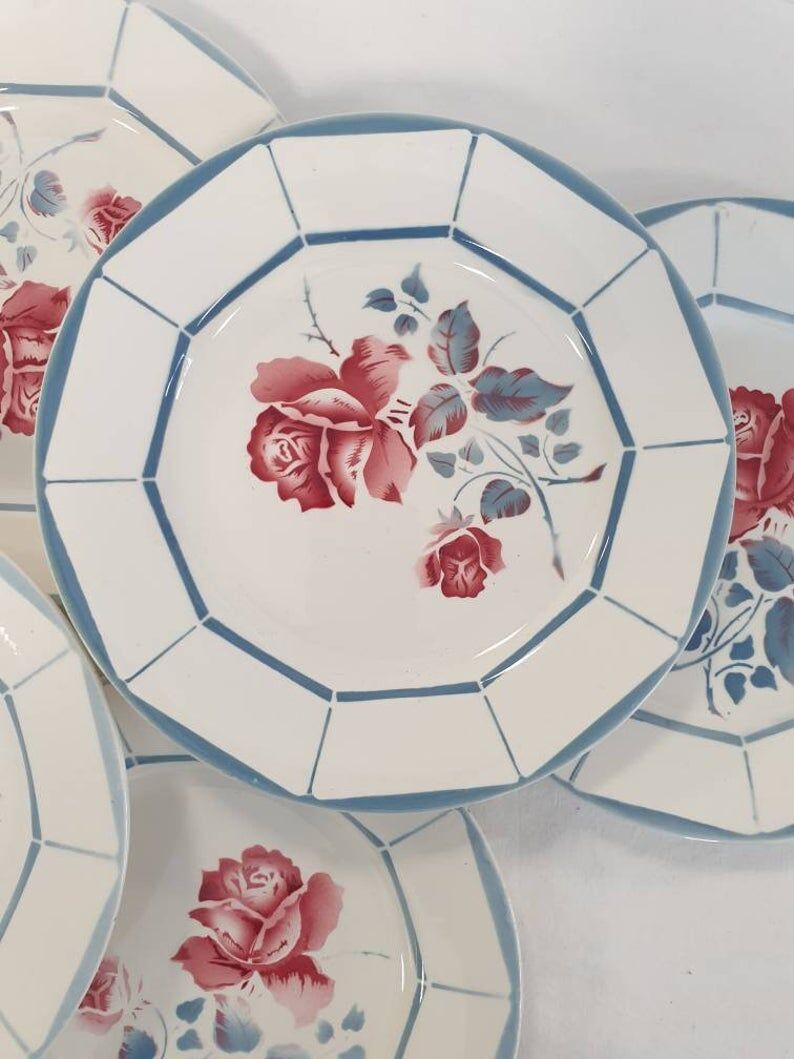 6 assiettes plates anciennes modèle "Malmaison" de la manufacture française de Digoin