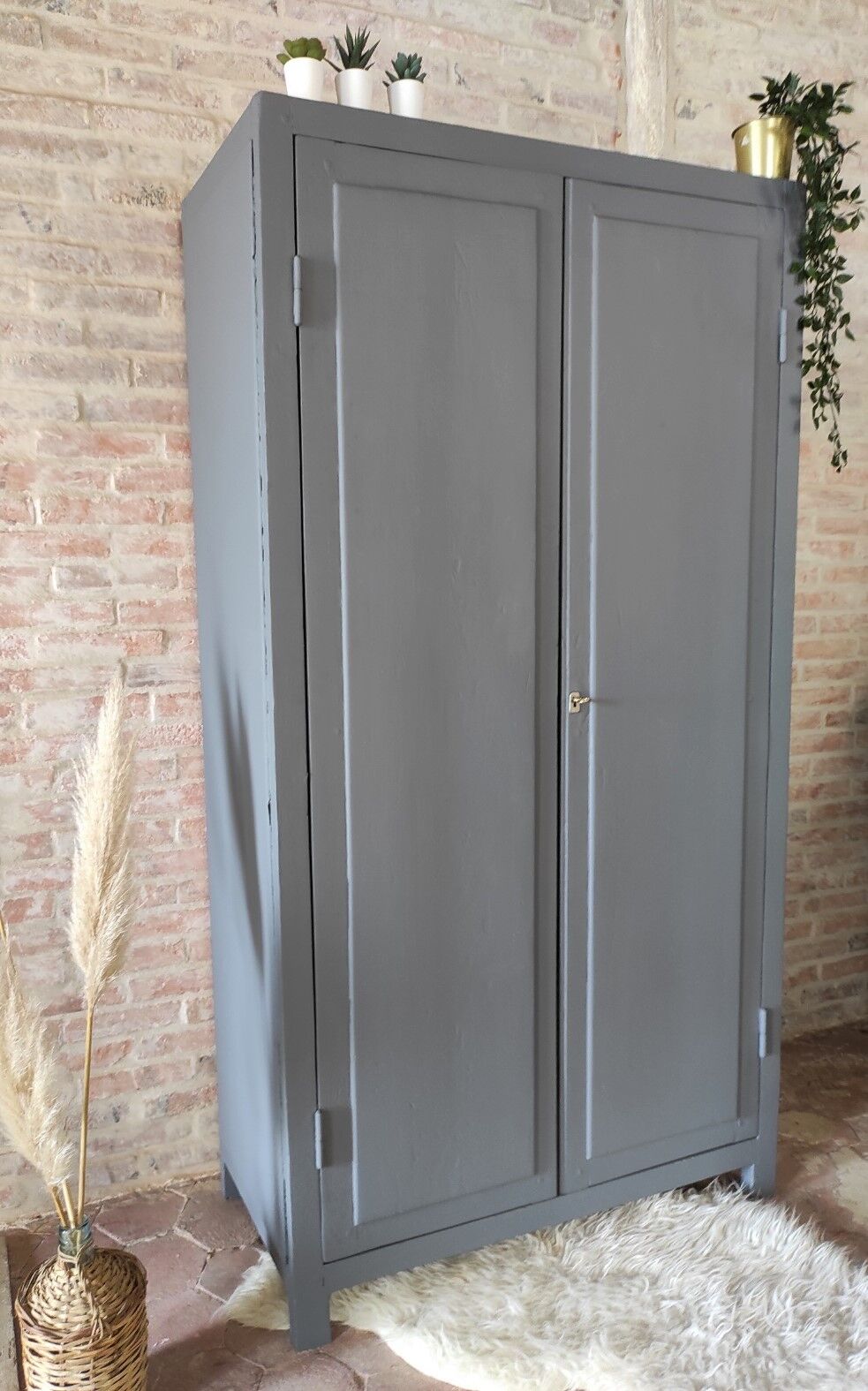 Armoire parisienne
