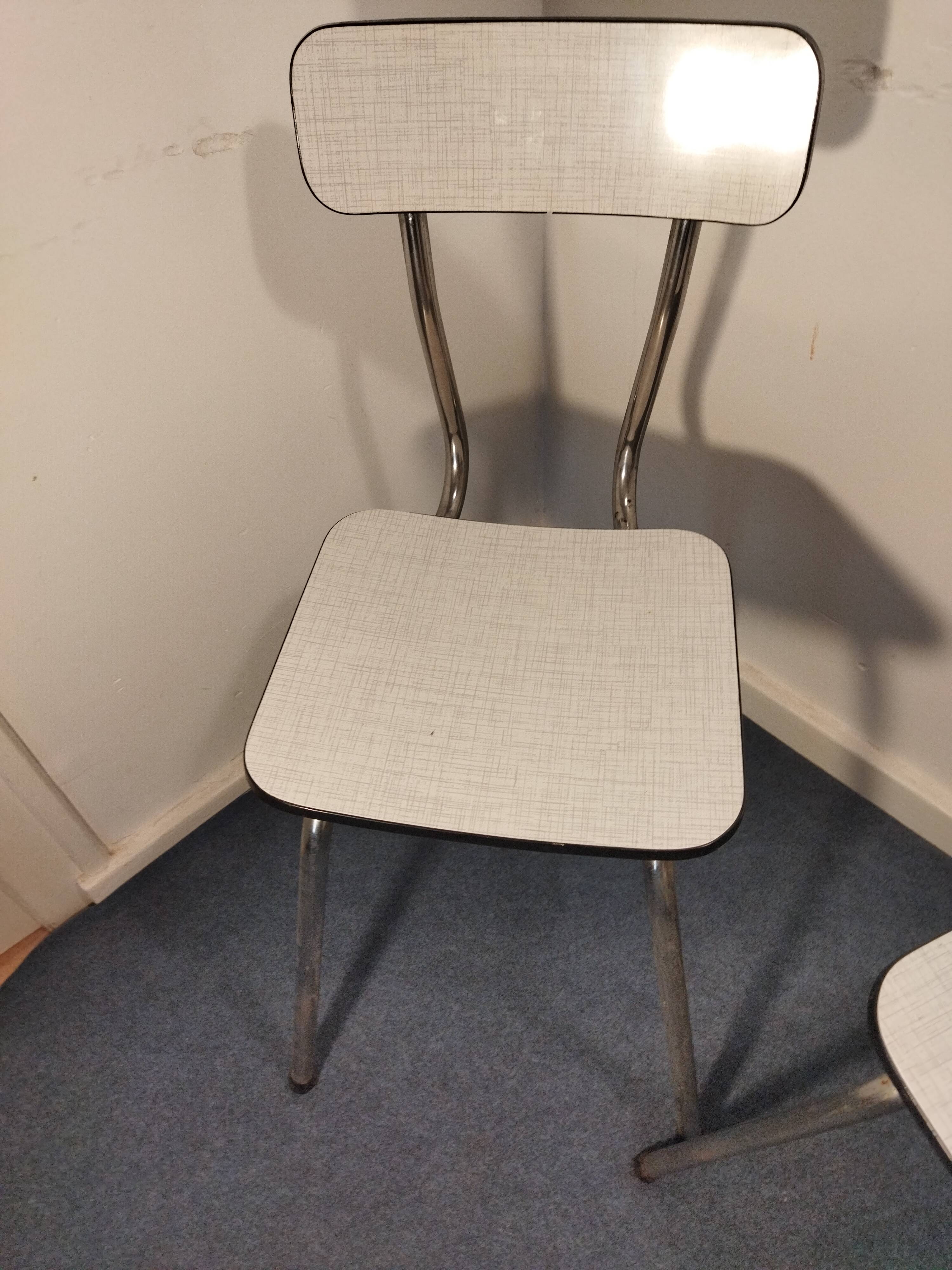 Paire de chaises formica