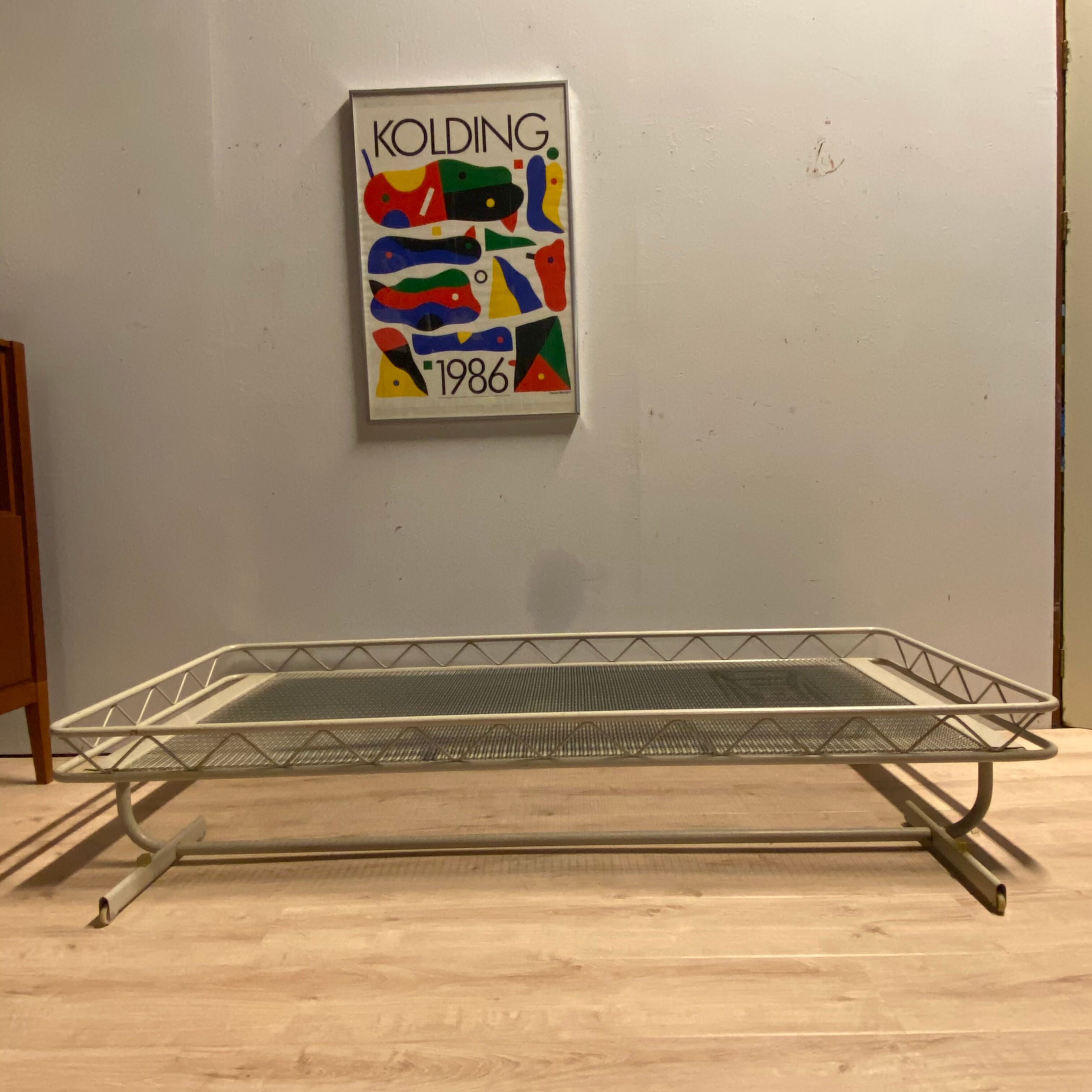 Dutch design 1950s 60s vintage Auping folding bed Ariëlle designed by Wim Rietveld
