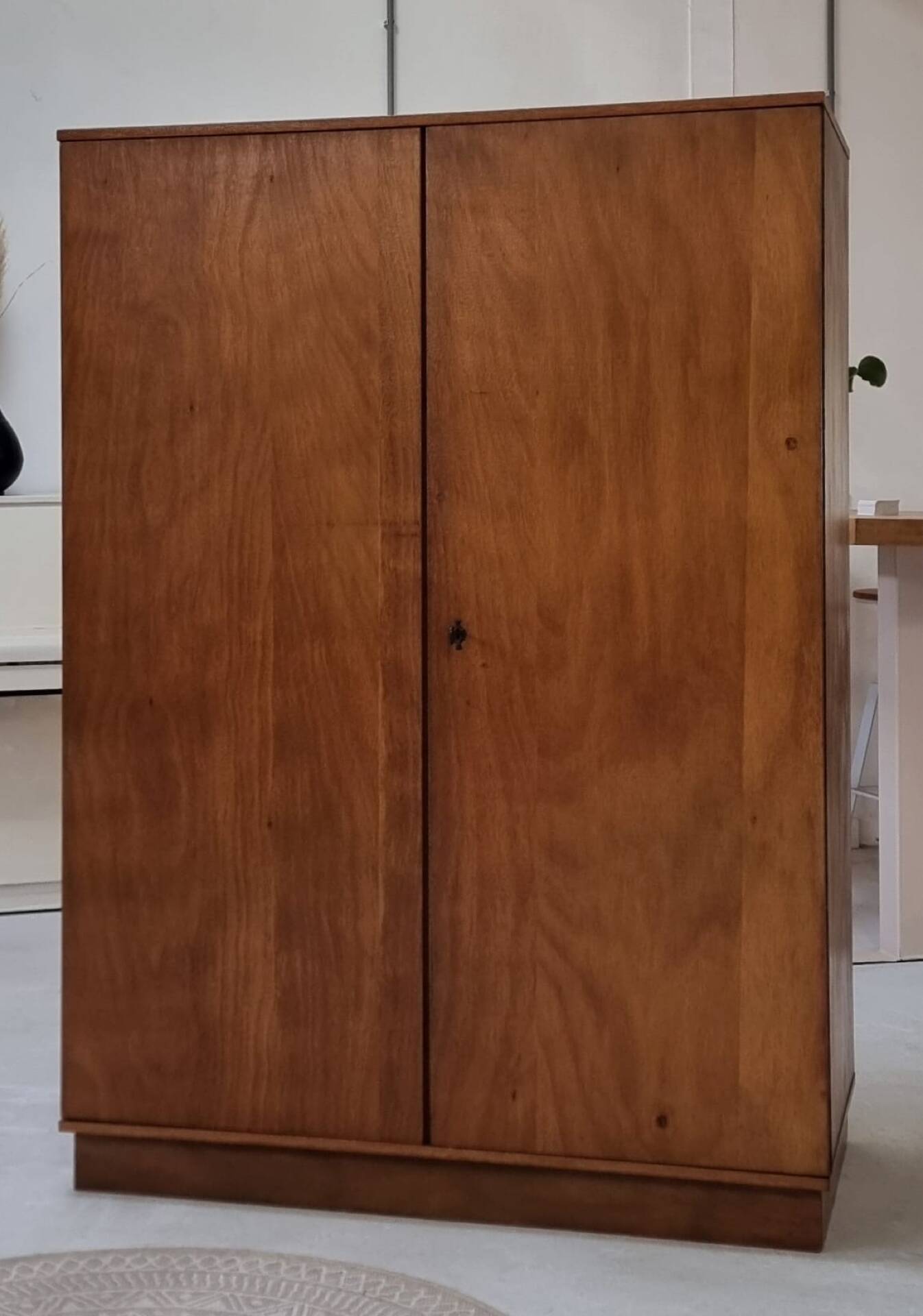 Armoire du milieu du siècle