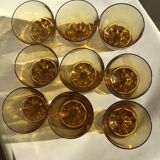 9 glasses amber feet notched wheels