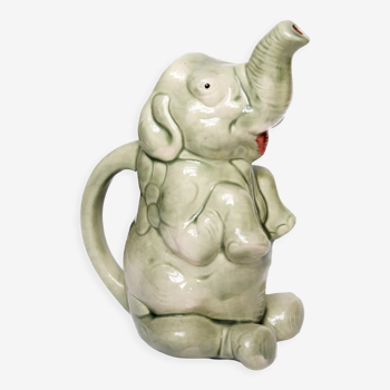 Pichet éléphant en céramique antique barbotine