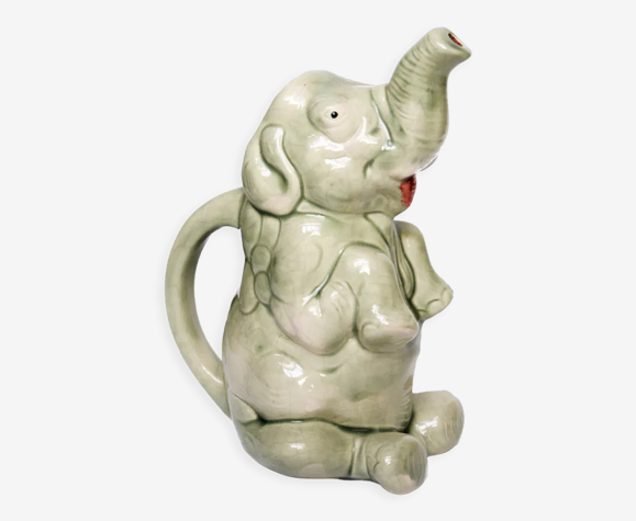 Pichet éléphant en céramique antique barbotine