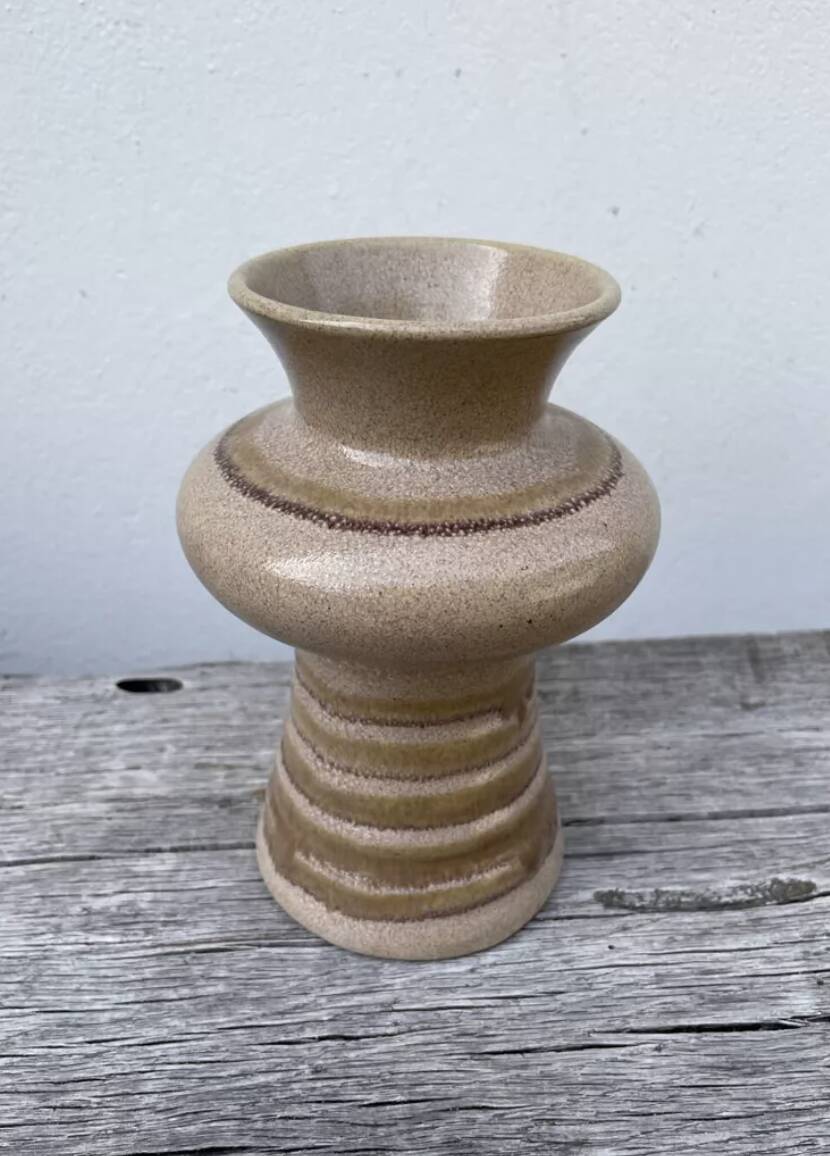 Vase organique en céramique beige vintage 1970
