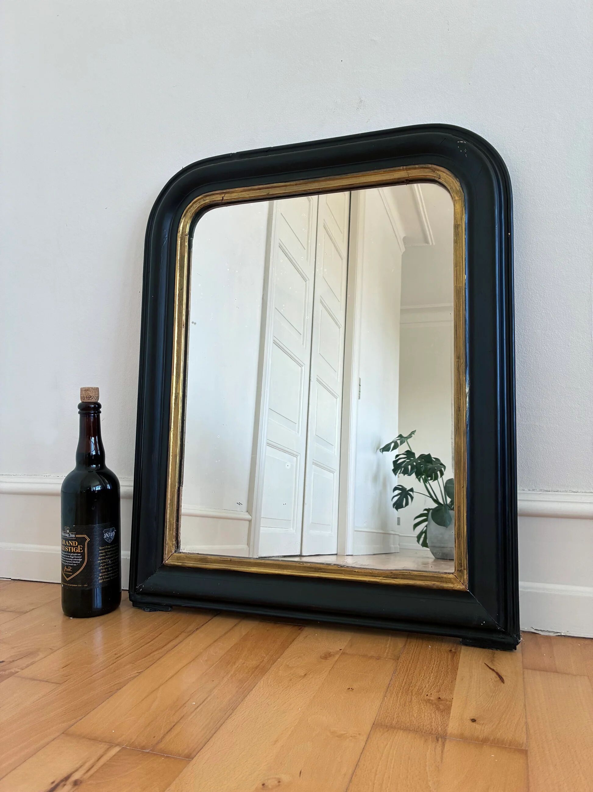 Miroir antique français Louis Philippe – noir et or, fin du 19e siècle