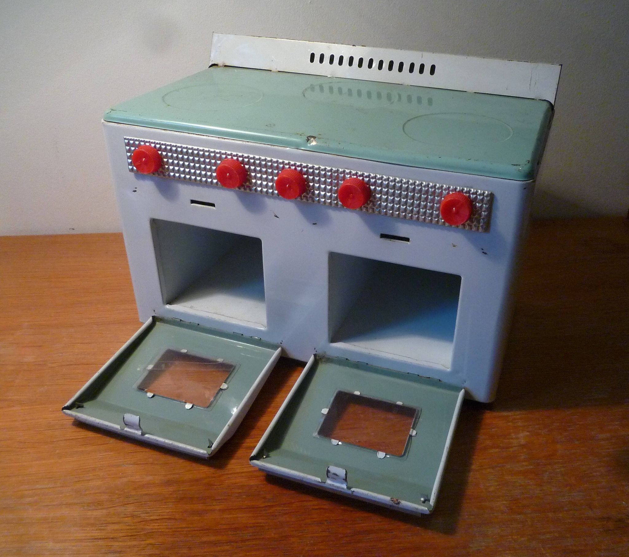 Small metal stove, vintage toy 1950s