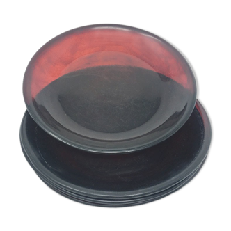 Flat plates in red glass