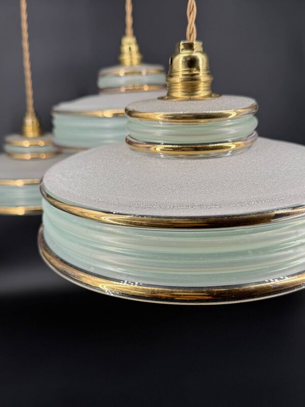 Lot de 4 suspensions Art déco en verre dépoli vert d’eau et doré