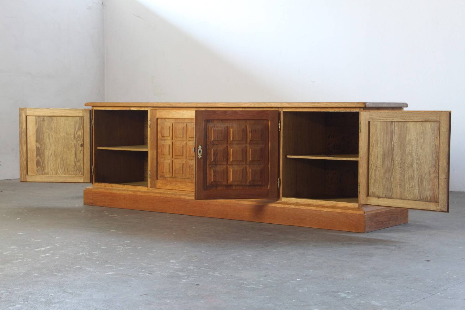 Vintage 1960/70s Danish Brutalist Light Oak Low Sideboard / Crezenda