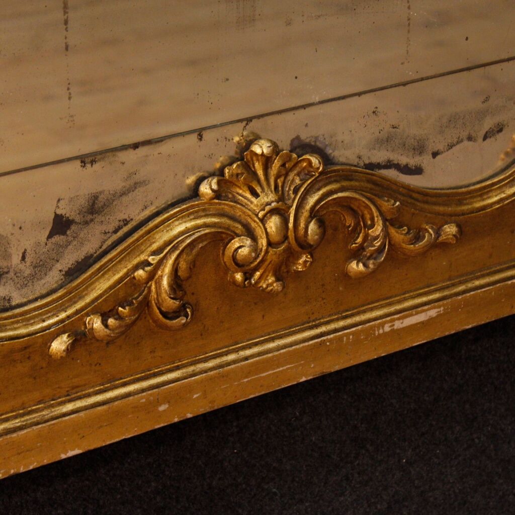 Italian gilded mirror made of wood and plaster 119x117cm