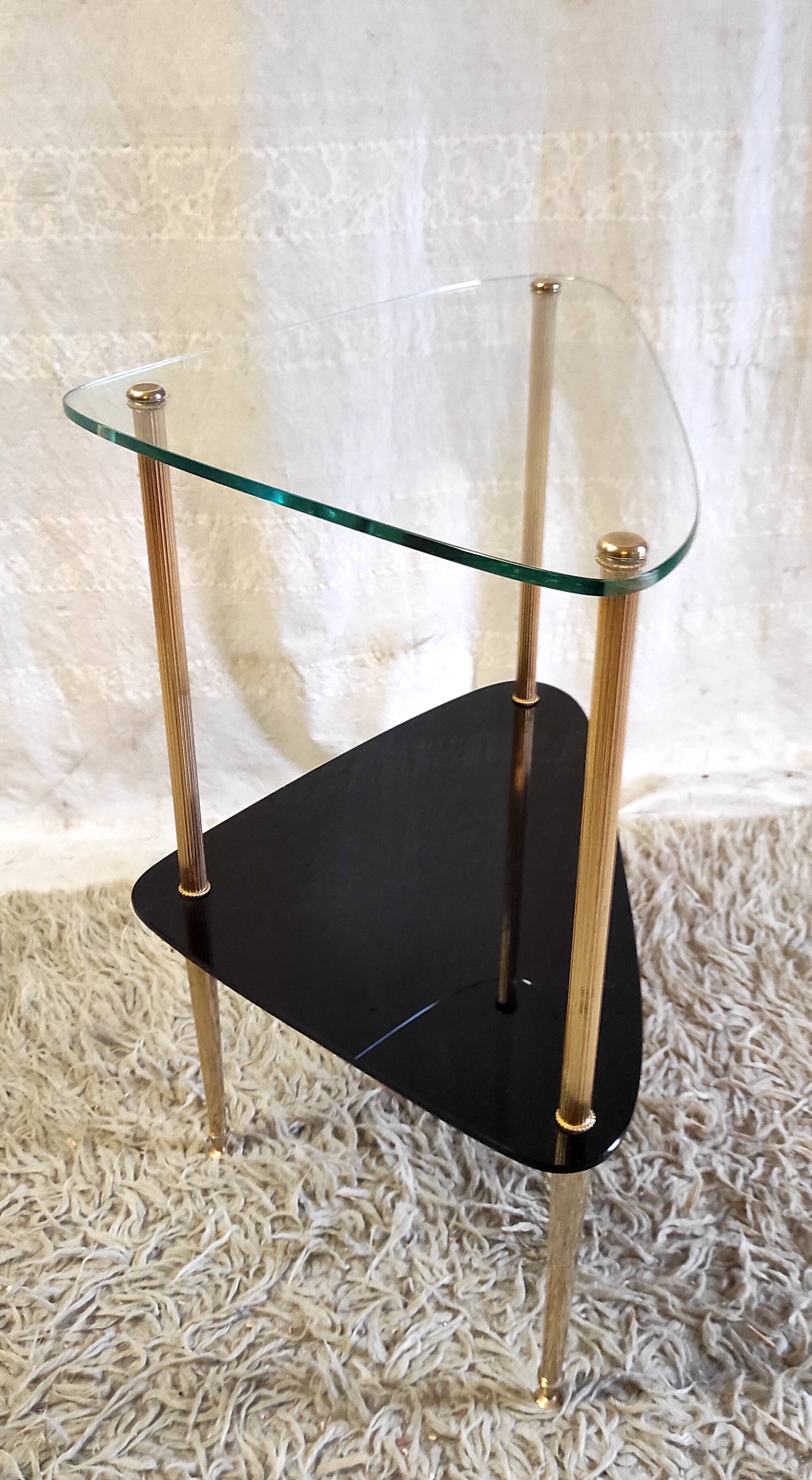 Table d'appoint tripode en laiton doré et verre - années 50/60