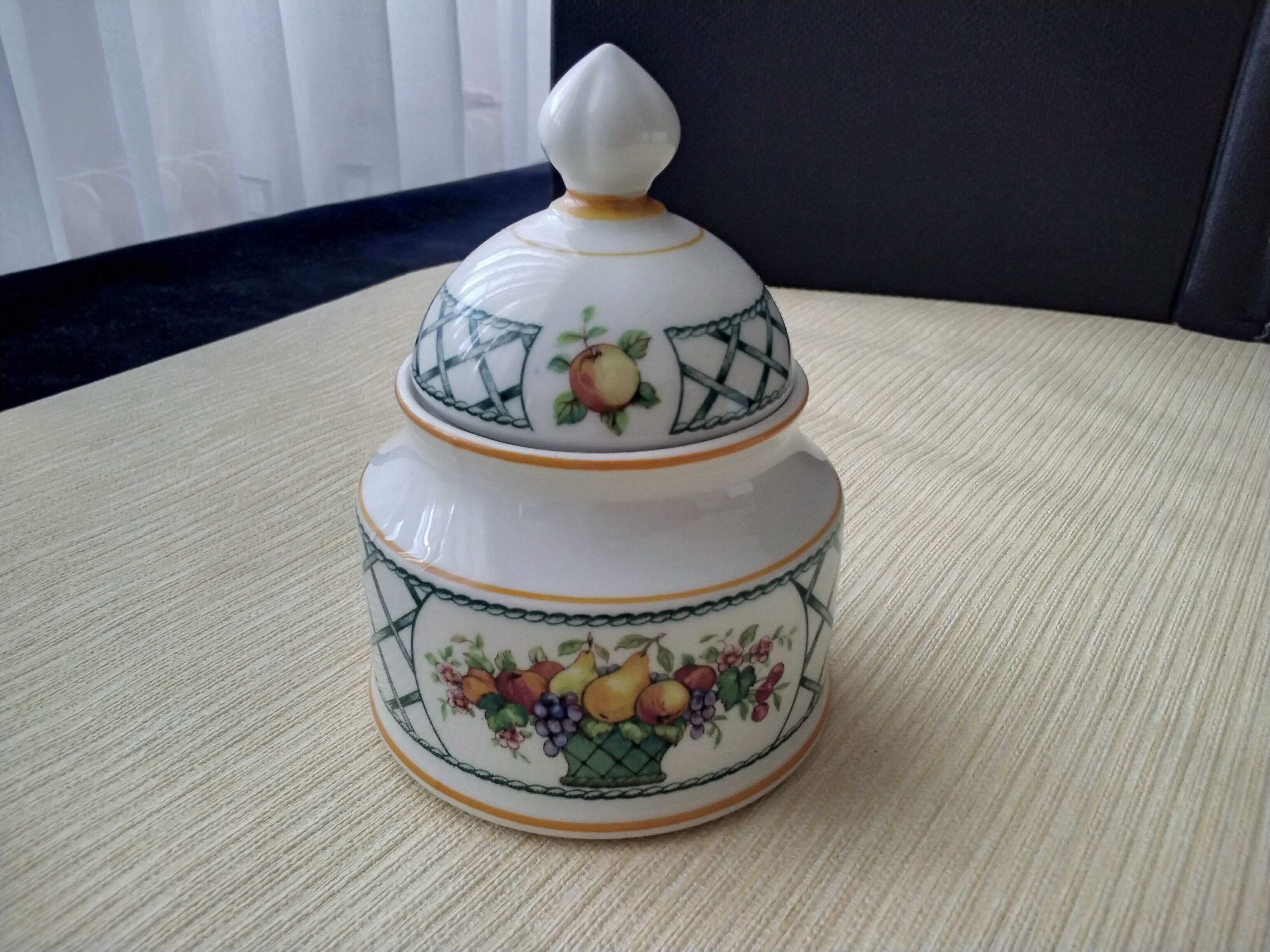 Glass sugar porcelain Villeroy Boch, model basket
