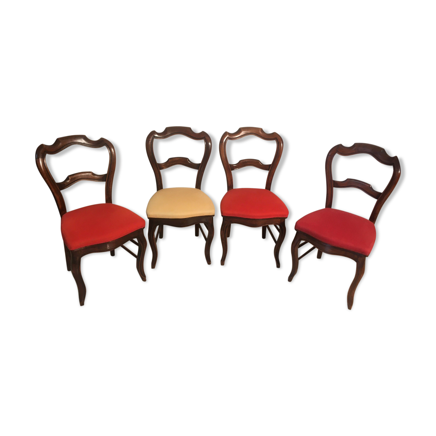 Series of 4 walnut chairs 19th century