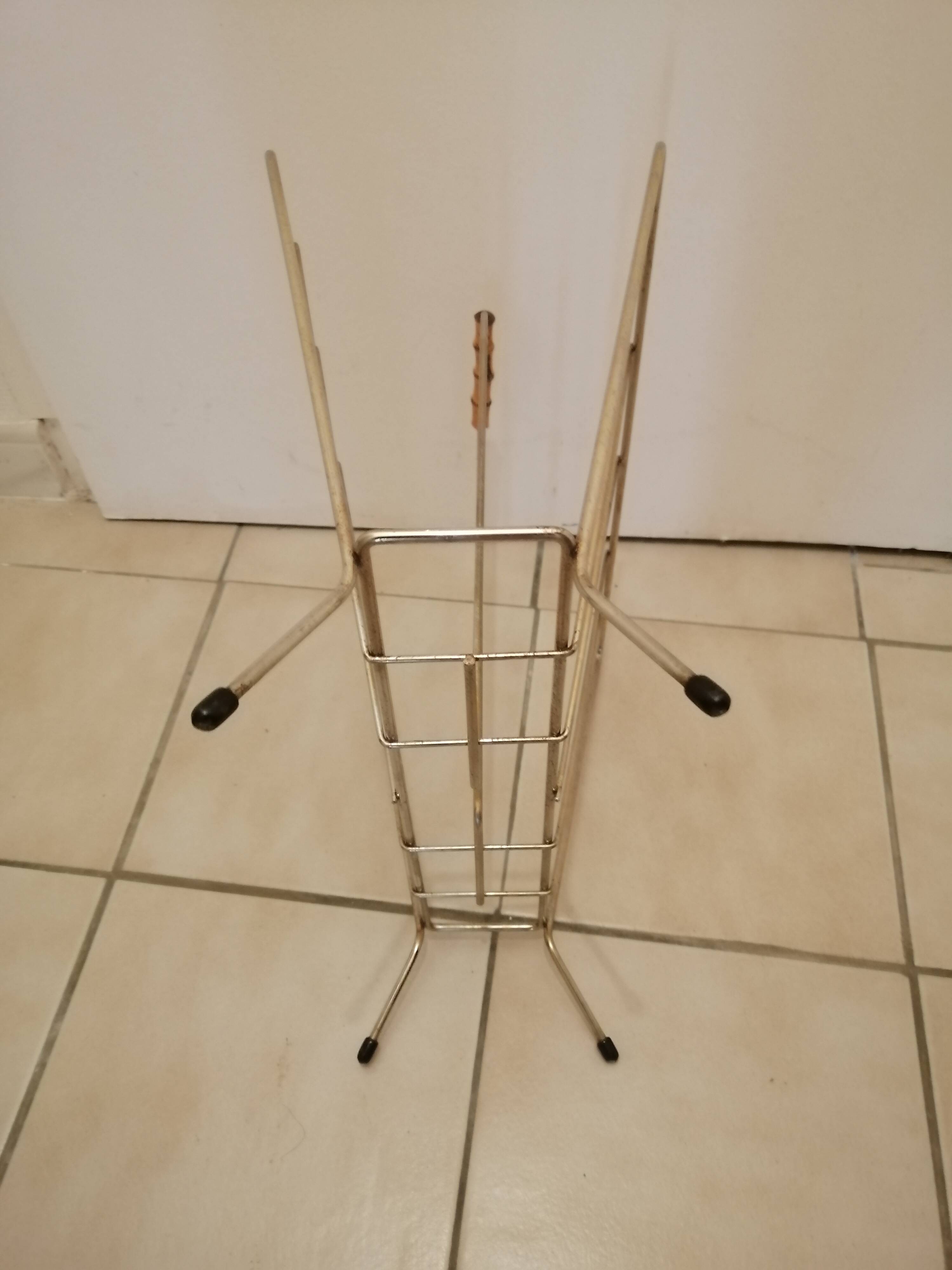 Vintage magazine holder in gold metal