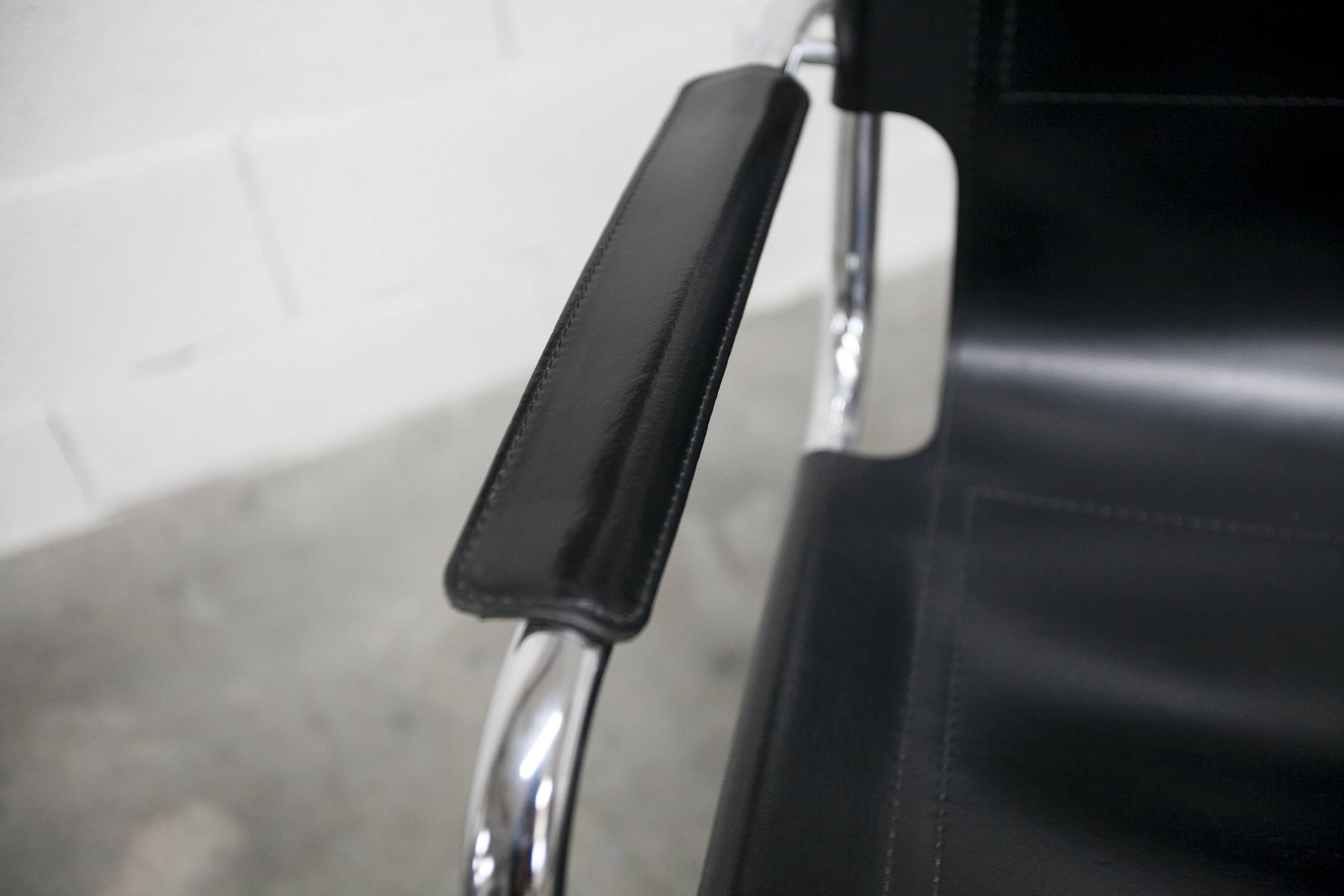 Bauhaus 1970s cantilever armchair in black leather