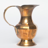 Carafe en laiton vintage