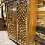 Armoire vintage en rotin et chêne