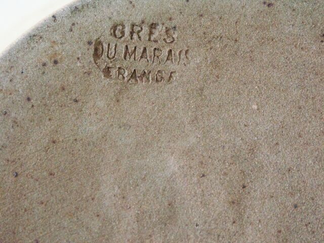 Pitcher 1L sandstone of the vintage Marsh of the 70s