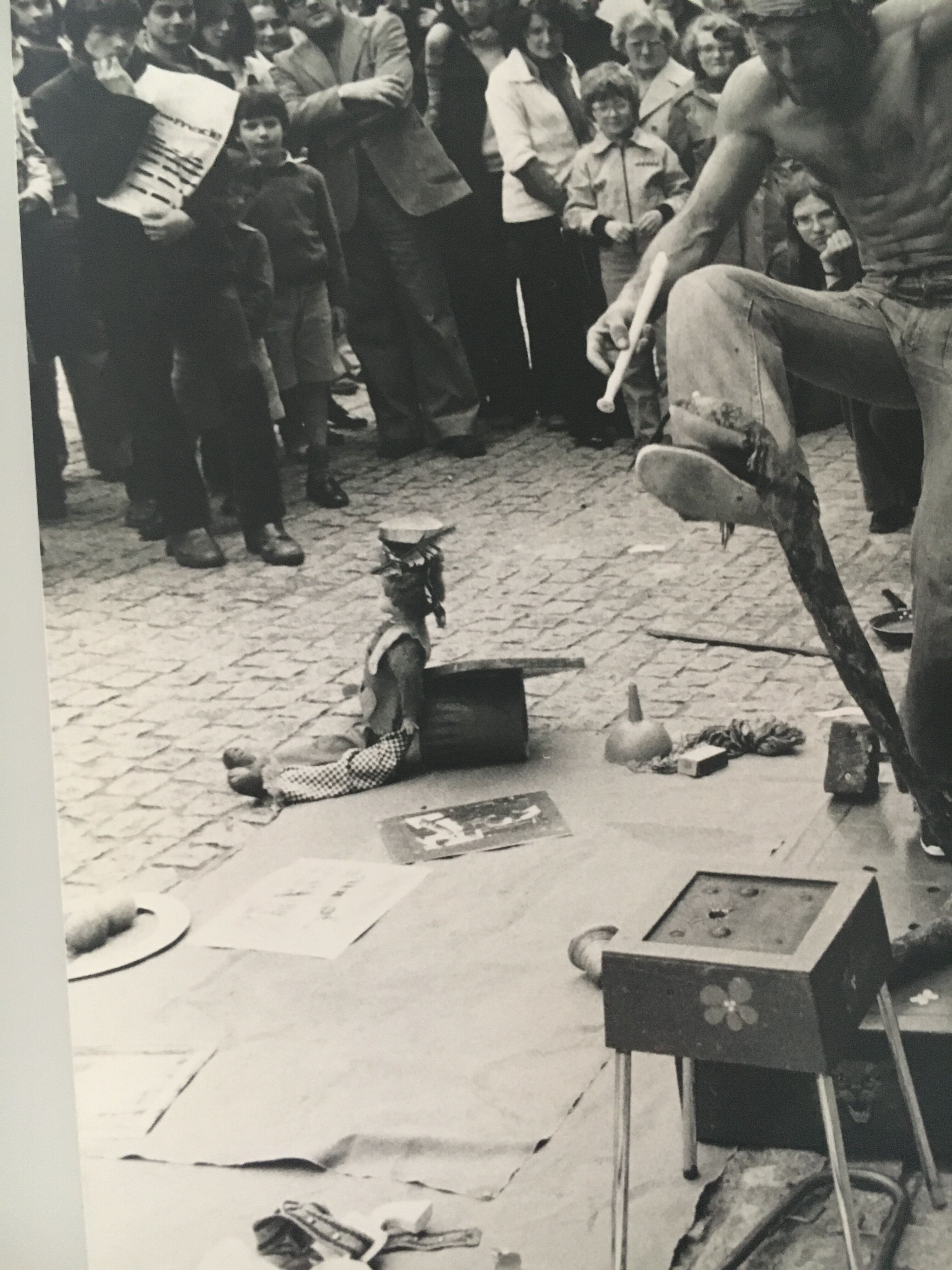 Grand édition années 80 - artist rue Beaubourg, Paris