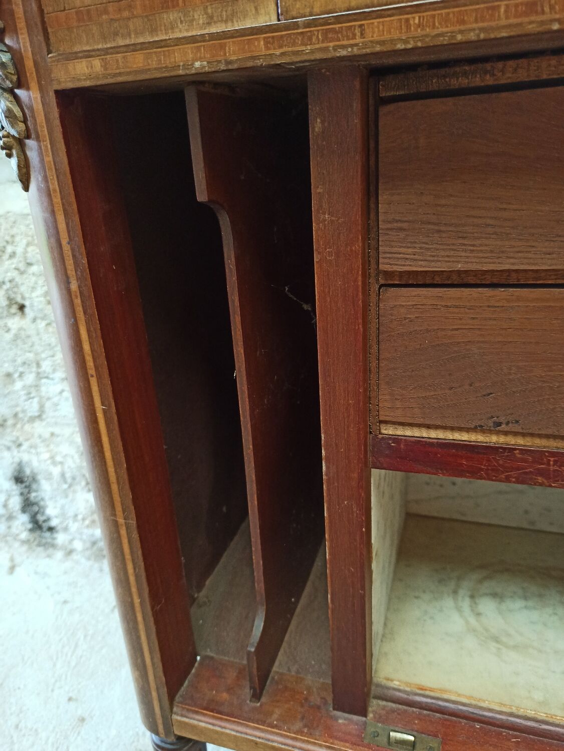 Furniture between two marble tops Louis XVI style