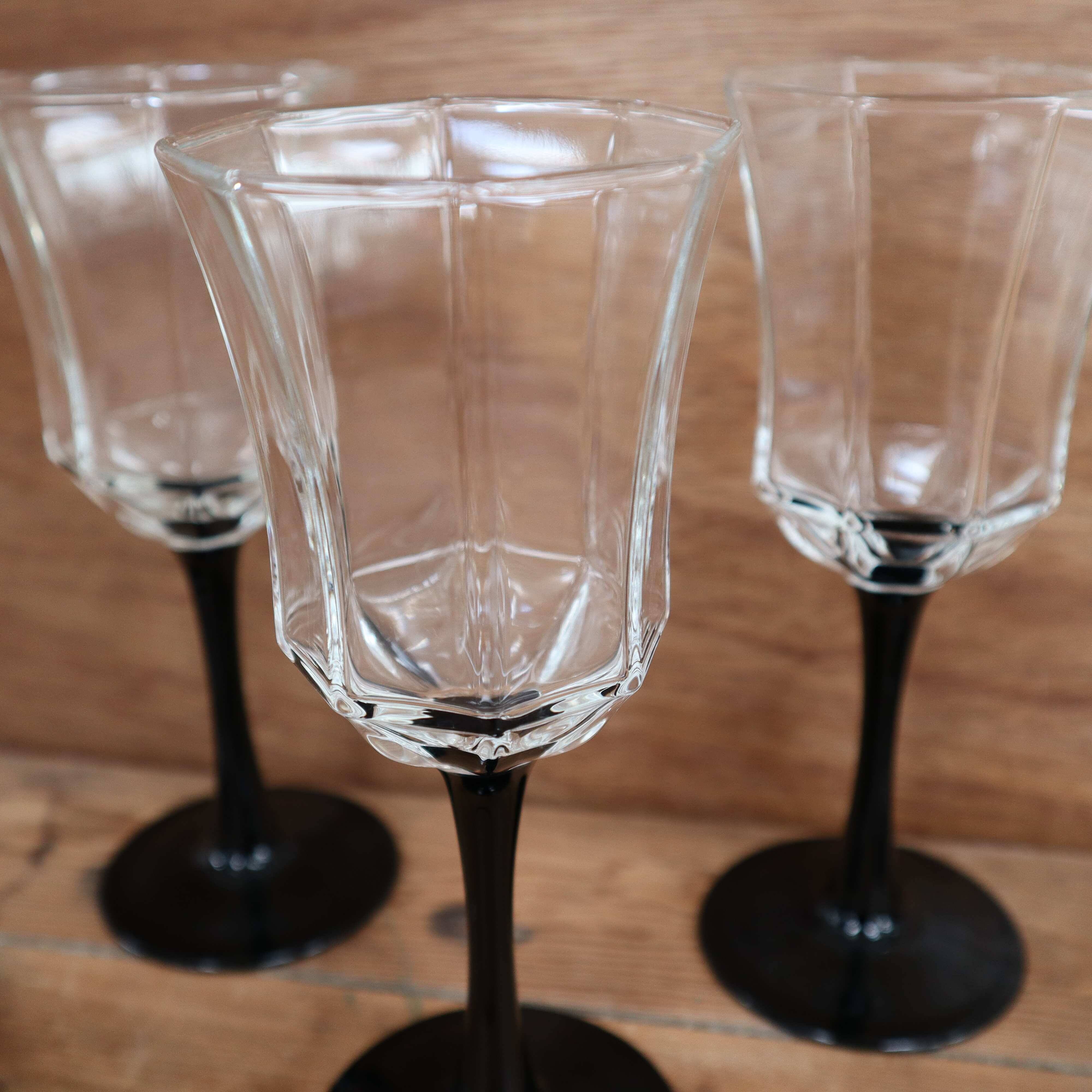 8 Luminarc wine glasses model 'OCTIME' black base "ESSO"