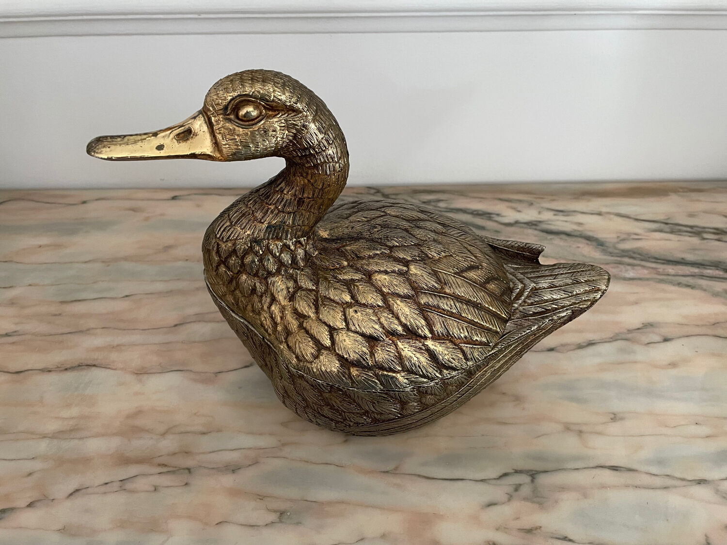 Metal duck ice bucket
