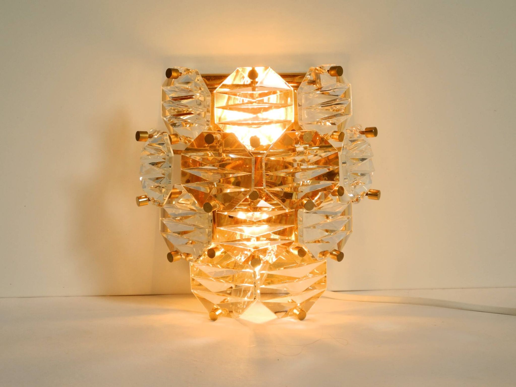 Beautiful original 1960s Kinkeldey crystal glass and brass wall lamp