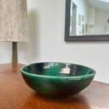 Green glazed ceramic bowl, signed Idlas.