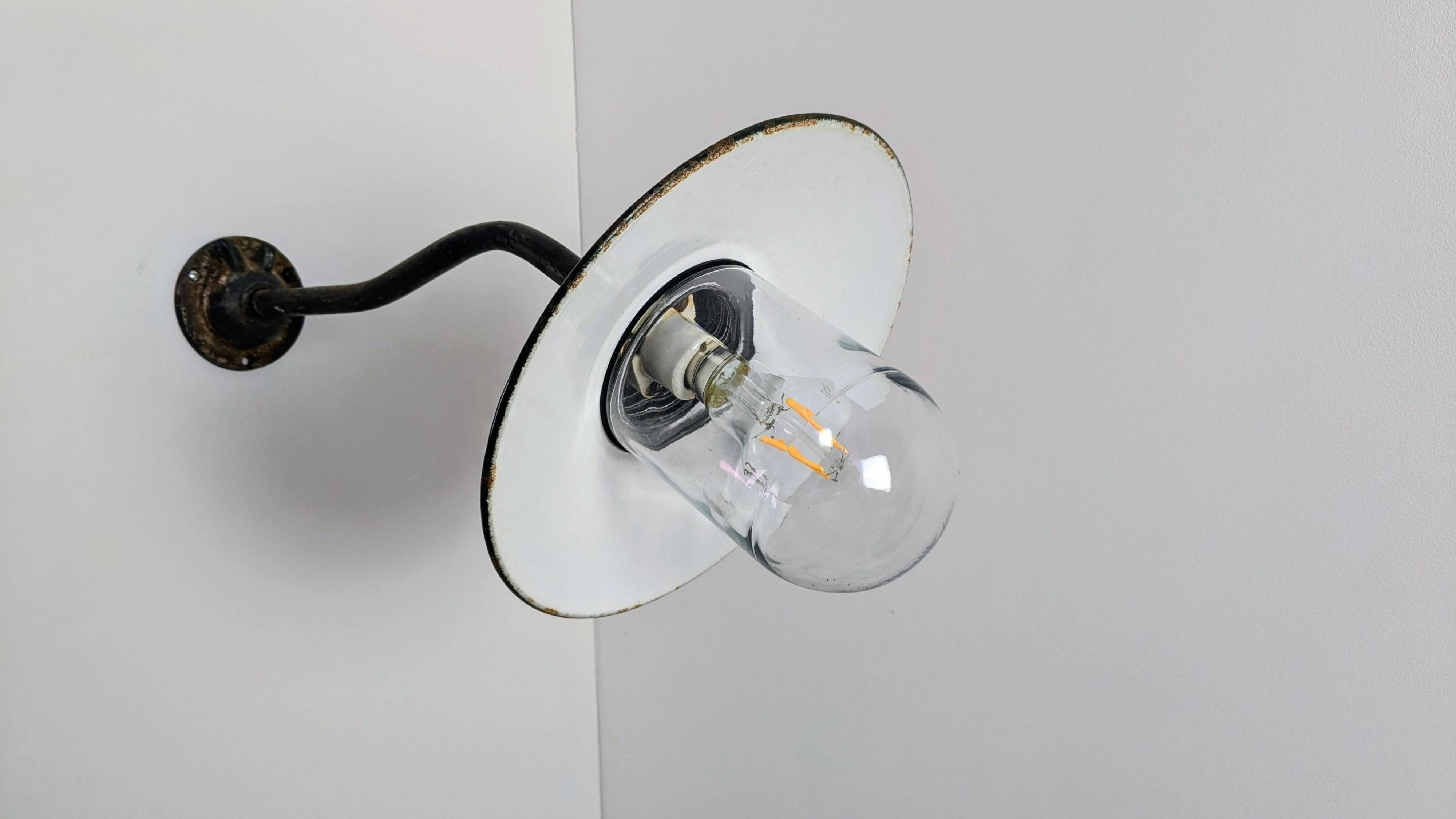 Antique wall light – Swan neck – Green enamelled sheet metal