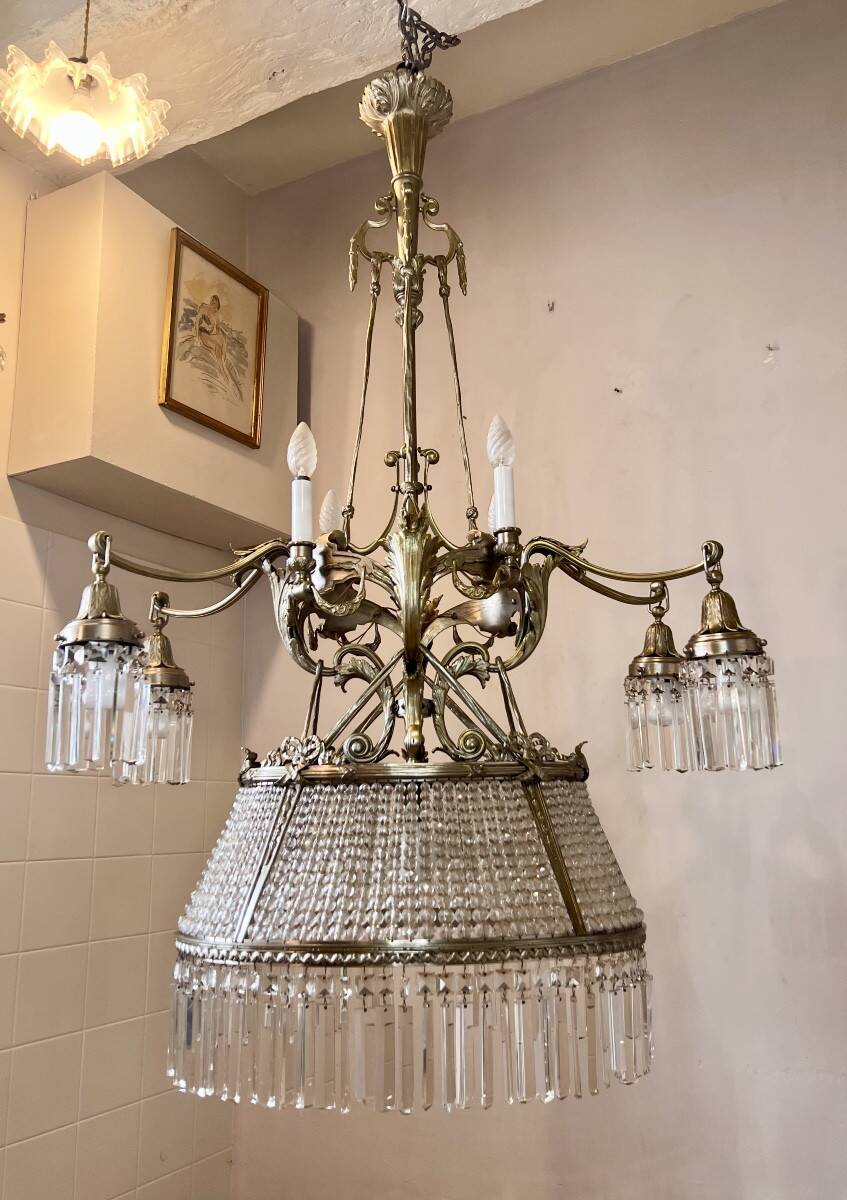 Large chandelier counter, billiards, casino