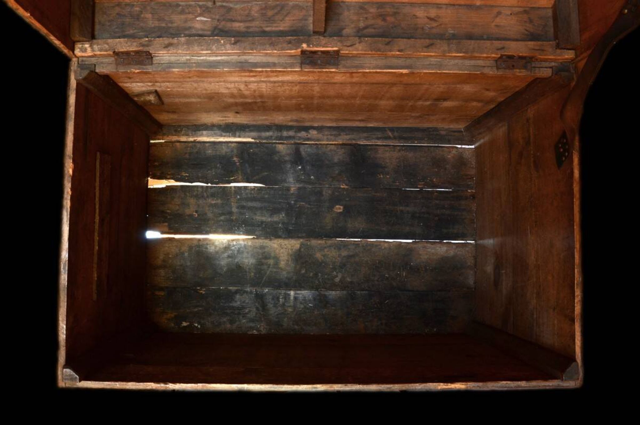 Large antique chest in solid pine and oak