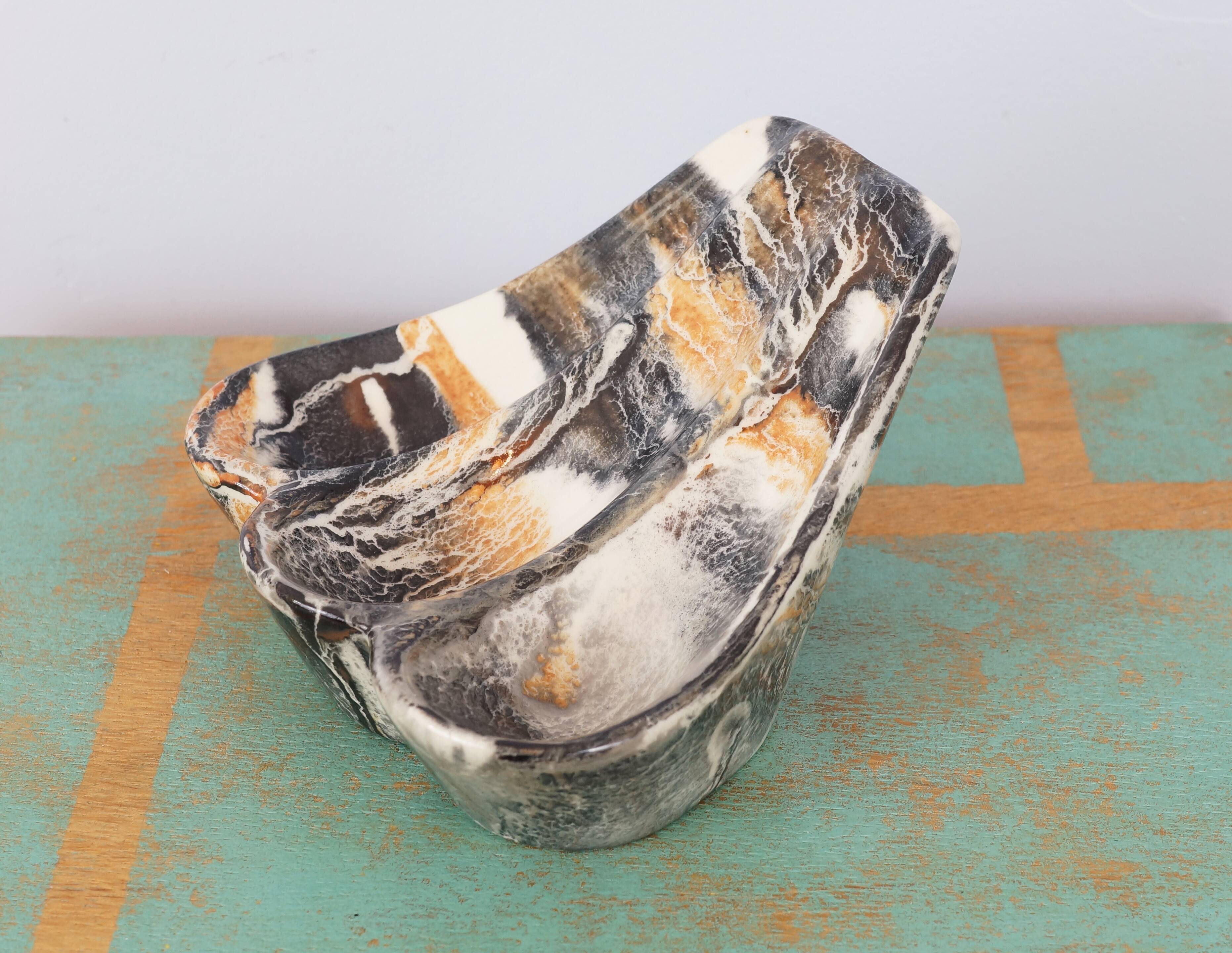 Vintage pipe holder or pipe rest in marbled effect tiles, SC3 Italy, vintage