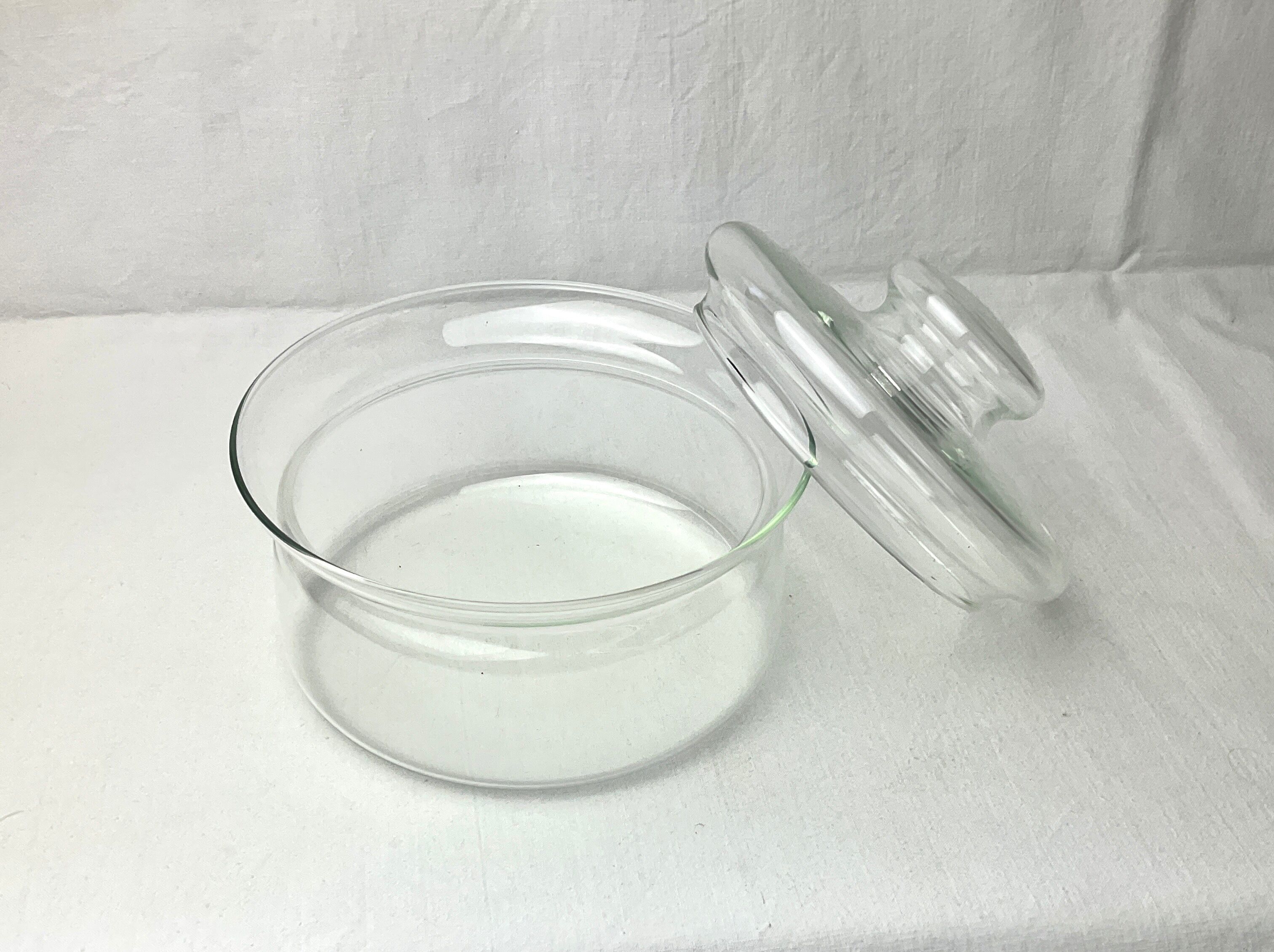 Glass candy box ⌀17