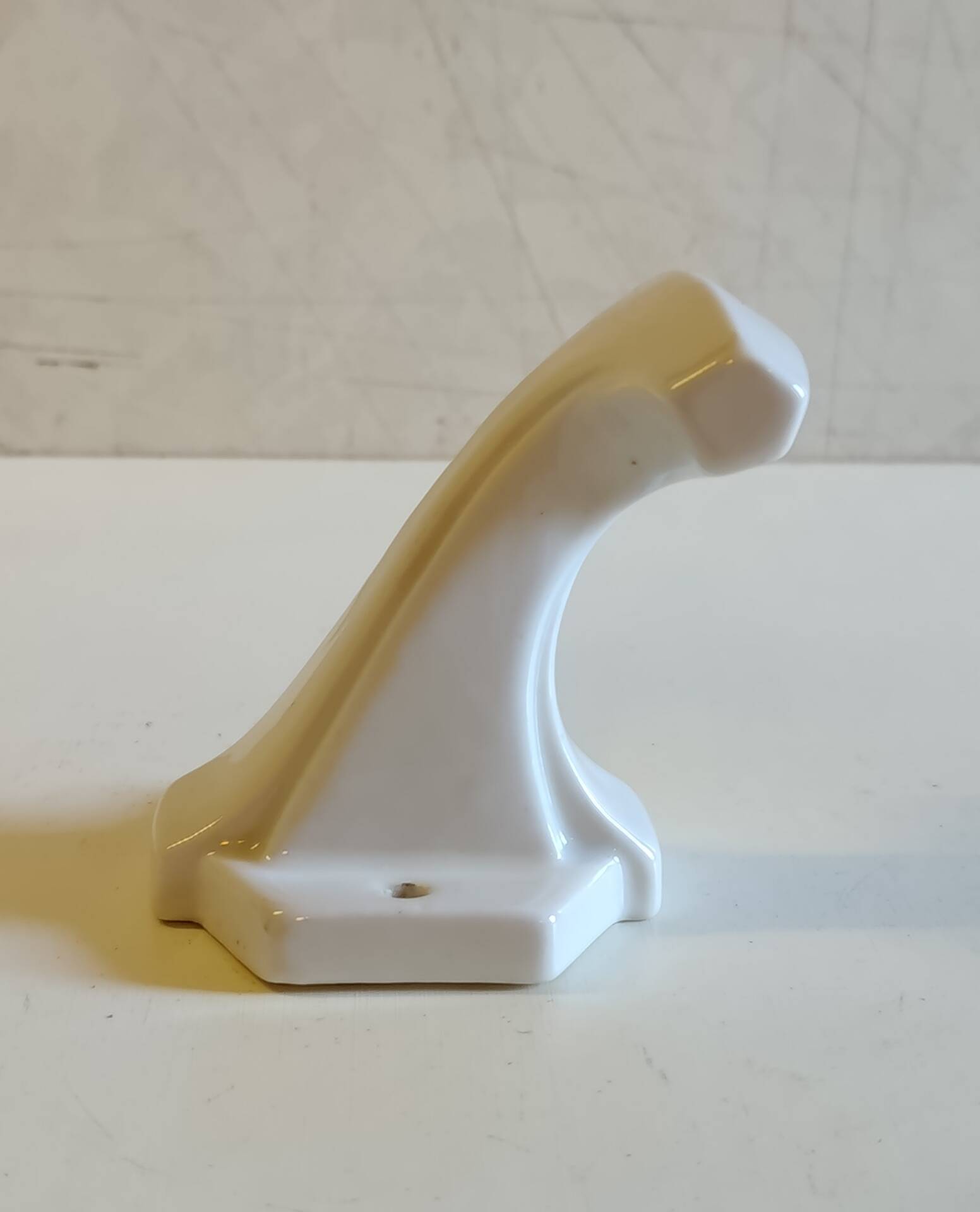Patère en porcelaine Art-déco - mid.XXeme