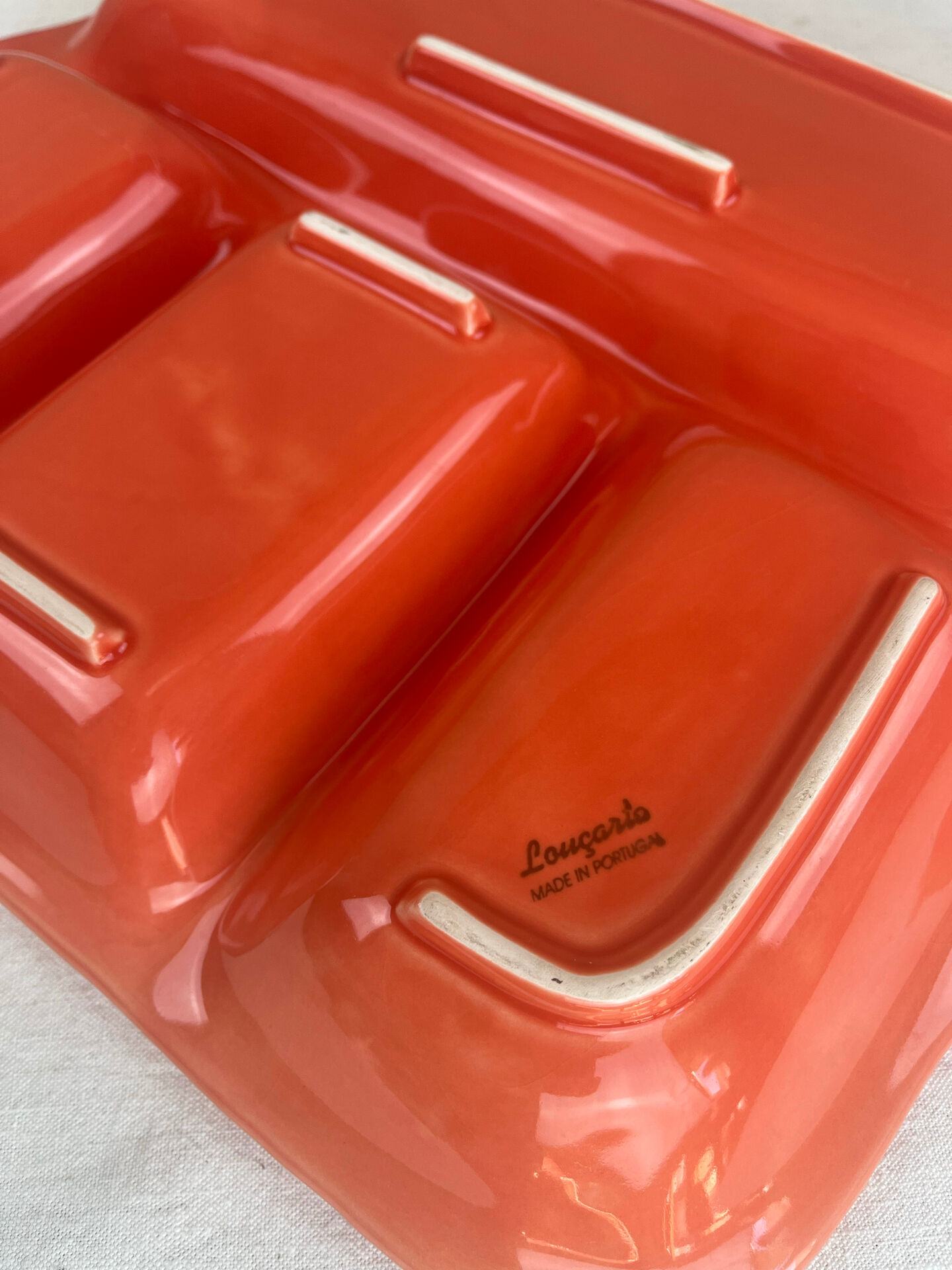 Ceramic compartment dish