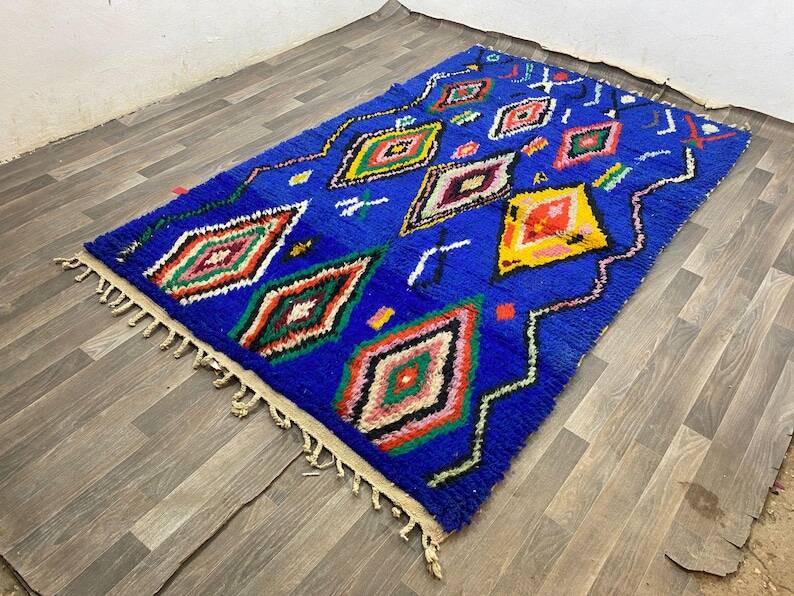 Handmade blue Moroccan rug, decorated, 250cm x 150cm