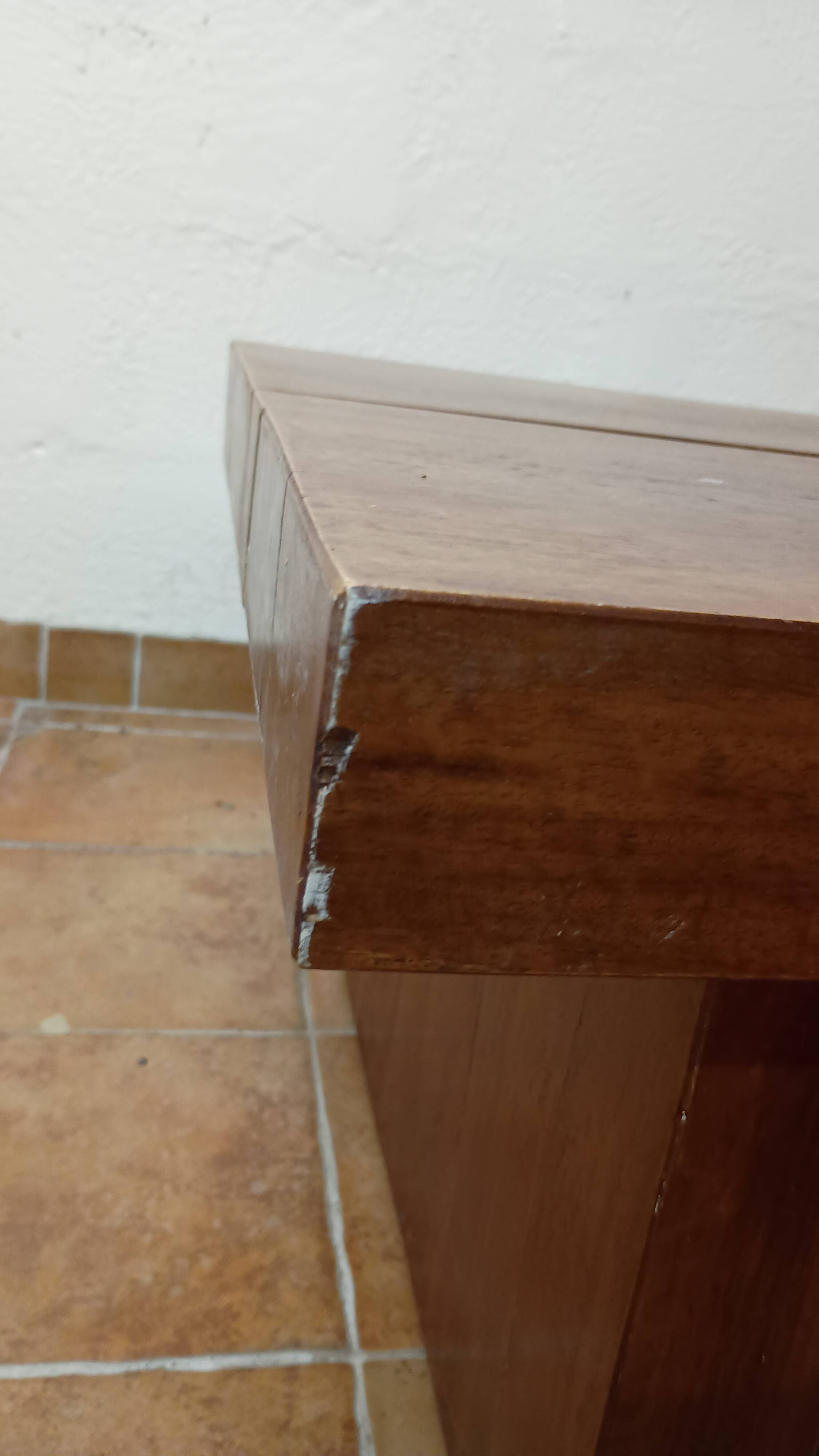 Brustaliste solid wood side table